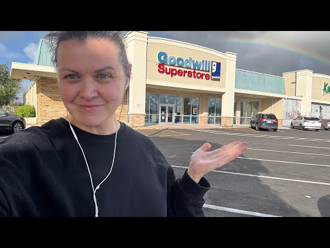 Видео: Приехала в Секонд Хенд в США. Ищу бренды на продажу! Продаю барахло в Америке на Пошмарке и Ибей