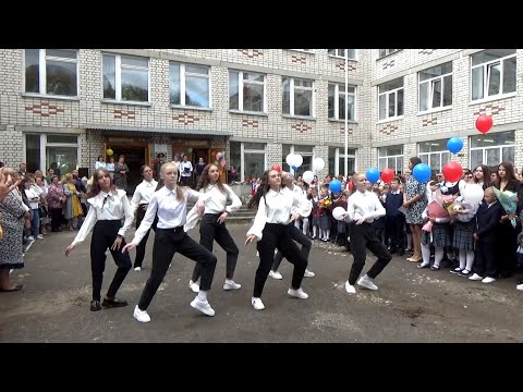 Видео: Торжественная линейка 1 сентября 2022 года в школе №6. Город Вязники