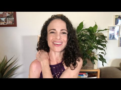 Видео: Облегчите боль и травмы вращательной манжеты плеча с помощью самомассажа