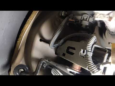 Видео: Заміна троса зчеплення Renault Kangoo