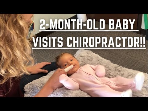 Видео: Первый осмотр и коррекция у мануального терапевта малышки Мэйв | Детский мануальный терапевт | Ма...