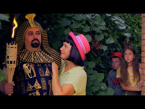 Видео: С кем ПОЗНАКОМИЛАСЬ Мраковна!!! Тутанхамон в нашем ДОМЕ!!!