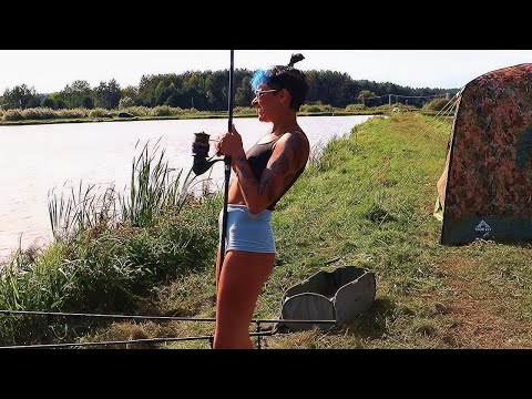 Видео: САЗАНЫ МОНСТРЫ на точке КЛЮЮТ НА КУКУРУЗУ! Кто пришел в лагерь ночью?#402