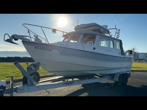 Видео: Мини-яхта C-Dory 25 Cruiser, ловля крабов и креветок, тур и приготовление