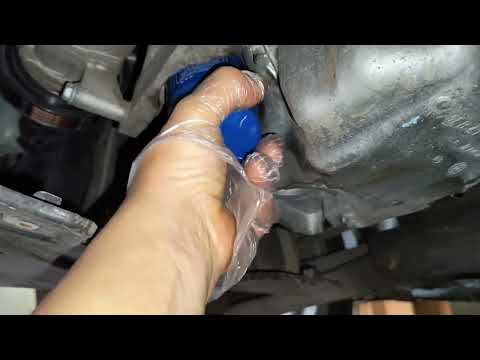 Видео: Honda HR-V 1.6 2020 заміна оливи у двигуні 