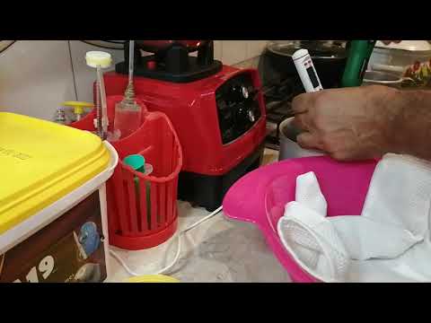 Видео: Кормление  птенцов более подробно