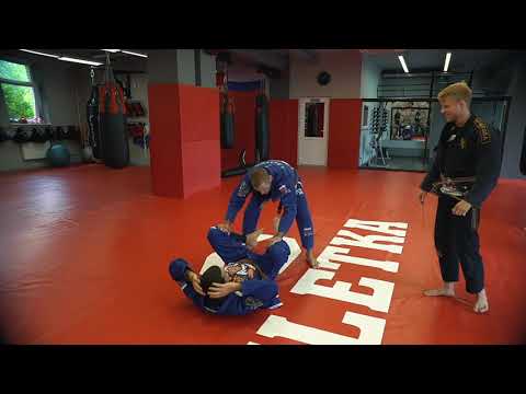 Видео: BJJ Back Step Drills: работа ног в бразильском джиу-джитсу