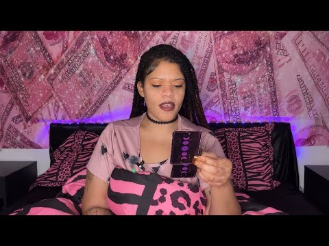 Видео: Ты торчишь, как больной палец! Тебя трудно не заметить!