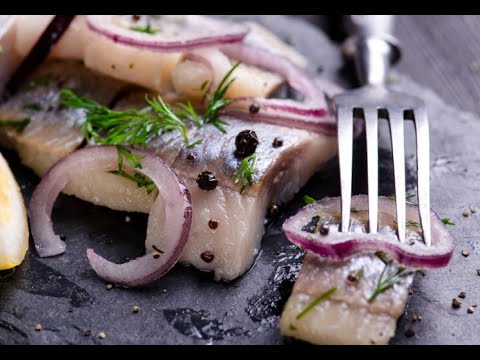 Видео: Как засолить скумбрию вкусно. НЕЖНЕЙШАЯ малосольная скумбрия от дяди Коли