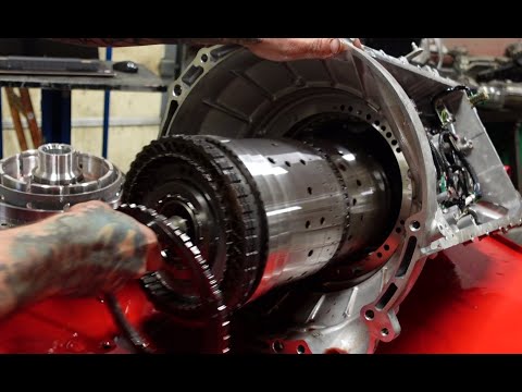 Видео: Разборка 10-ступенчатой ​​коробки передач Ford Mustang 2019 года (разборка 10R80)