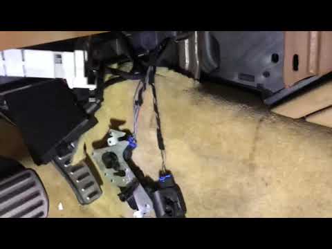 Видео: Замена сервопривода кондиционера Cayenne