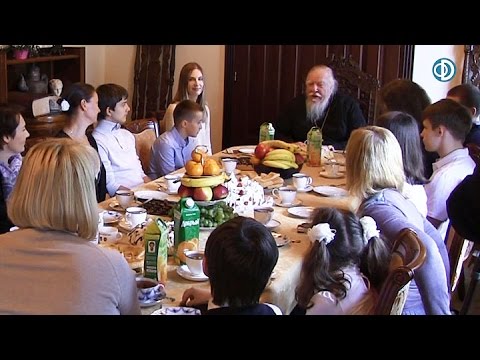 Видео: Семейные встречи в Соломенной сторожке