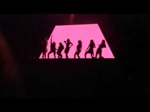 Видео: Егор Крид и Ханна-Скромным быть не в моде (06.03.2016 CROCUS SITY HALL)