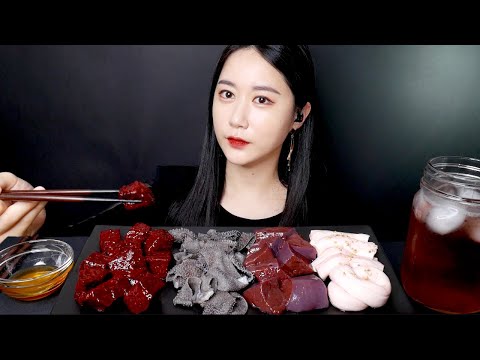 Видео: MUKBANG Сырая печень [Raw Liver] Real Sound MUKBANG | ASMR | EATING SOUND