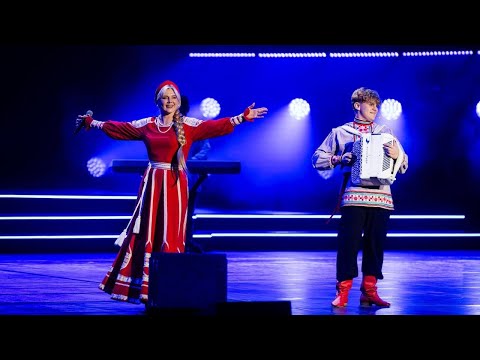 Видео: Ольга Рыбникова  "Деревенское крылечко "( муз В. Пипекин,сл.А.Ковалев) 