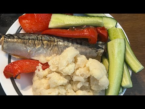 Видео: Скумбрия и цветная капуста 🐟🥦ОТЛИЧНЫЙ ОБЕД 🍛🍲🍲#живемсрадостью#нашездоровье#мотивацияЖизнь 🥰🙏