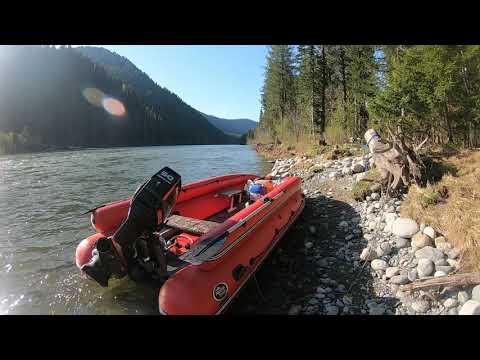 Видео: Безбашенный дед и абвгдат не сговариваясь открывают водомётный сезон в верховьях Абакана