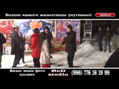 Видео: ОРОЗБЕК САПАРОВ 2017 ТОЙДО ЖАНДУУ УН МЕНЕН