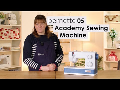 Видео: Обзор швейной машины Bernette 05 Academy