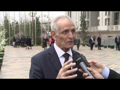 Видео: Муъмин Қаноат: "Мо чизе надорем, ки аз худ биравем"