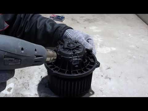 Видео: Как снять мотор отопителя Киа Рио, Хендай Солярис. Разборка, замена щеток, смазка, сборка.