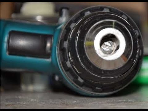 Видео: Замена патрона в аккумуляторном шуруповерте Makita 6271D