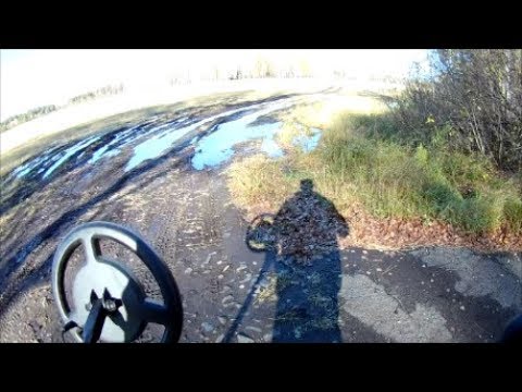 Видео: За металлоломом в поля. Поиск металлоискателем Smart Sensor AR944M.