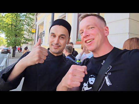 Видео: Казань. Белорус и Татарин. Дружба Народов. Учимся готовить эчпочмак и другие татарские блюда.