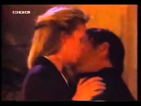 Видео: Иден и Роберт.  Укрою тебя от всех бурь.