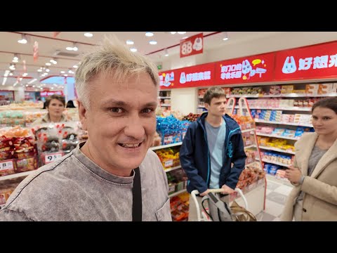 Видео: Китайские снеки. Целая телега вредной вкуснятины
