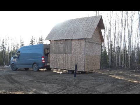 Видео: Жизнь на Аляске.Заводим хозяйство.