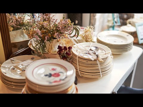 Видео: Совершайте покупки вместе со мной в очаровательном парижском кафе-броканте и наслаждайтесь чаепитием