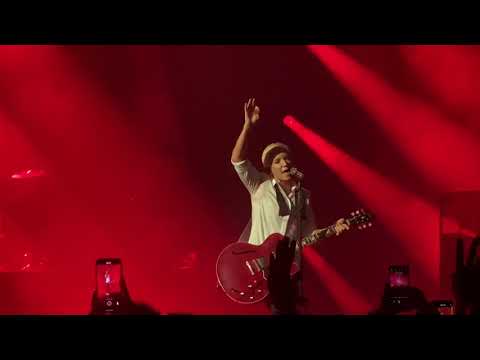 Видео: Диана Арбенина. Ночные снайперы. Crocus City Hall (01.10.21). Концерт 5 часть из 11.