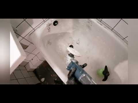 Видео: Реставрация ванны, заделка щелей шпаклёвкой со стекловолокном