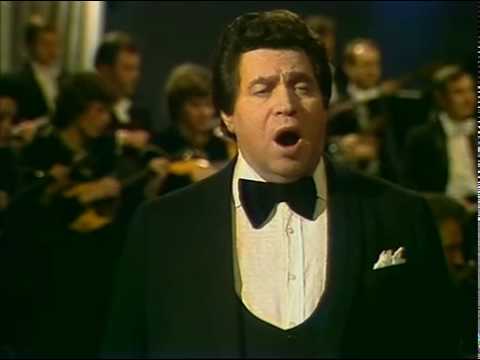 Видео: "Ямщик, не гони лошадей!" - Леонид Харитонов (1987)