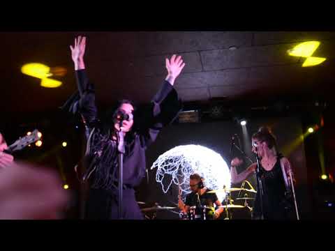 Видео: ЛИНДА "Мир против нас"