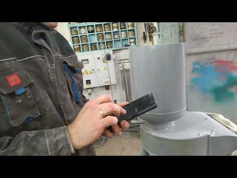 Видео: зернодробилка промышленная 7.5 кВт 1200 кг.час по пшенице с решетом 4 мм