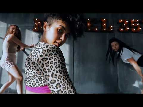 Видео: Онлайн-урок - Twerk - Izabella Molina