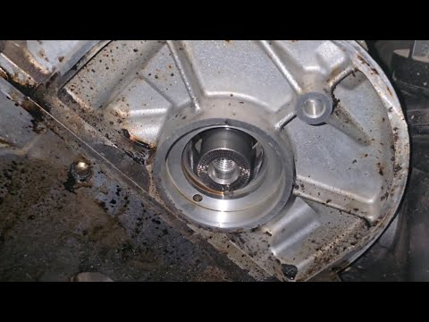 Видео: Замена заднего сальника распредвала и помпы Volkswagen Golf 1.4, 2014, двигатель CPTA.