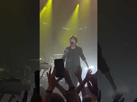 Видео: Земфира - Искала. Париж, 30.10.22