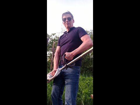 Видео: Дачная жизнь ч.4 Косим косо)