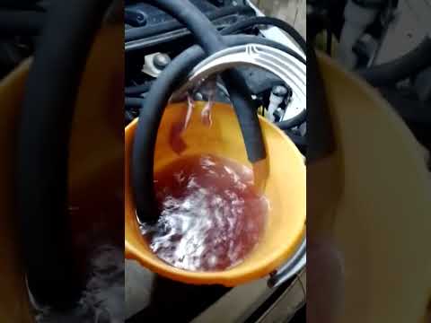 Видео: Промывка радиатора печки Авео т300