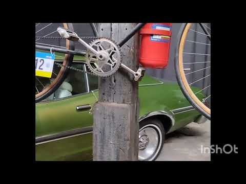 Видео: Виставка ретро автомобілів