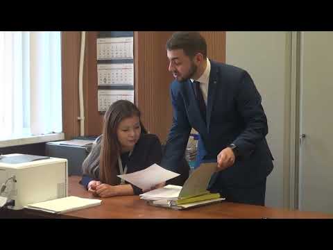 Видео: Один день работы помощника судьи