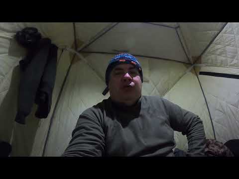 Видео: Рыбалка на леща на красноярском море/ Зимняя рыбалка в палатке