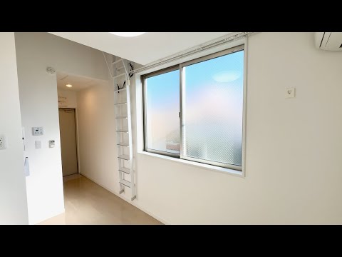 Видео: Эпизод 30 — Микроквартира с мансардой🏠🍽️ — 10,71 кв. м / 115,2 кв. фута