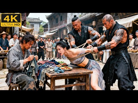 Видео: Злодей при всех обижал вдову, не зная, что портной мастер кунг-фу, мгновенно победил его.