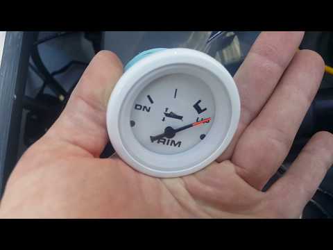 Видео: Пошаговая инструкция по установке датчика дифферента на судовой двигатель