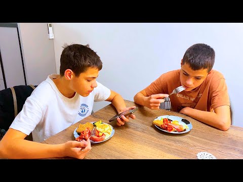 Видео: ОЦЕНКИ ЗА ЧЕТВЕРТЬ. ВЛОГ