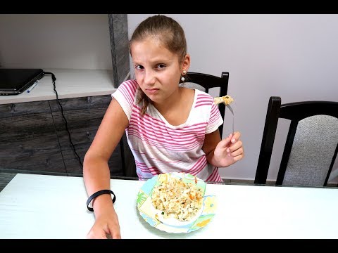Видео: ОТКАЗАЛАСЬ ОТ ЕДЫ Почему Ирочка НЕ ХОЧЕТ ЕСТЬ? VLOG